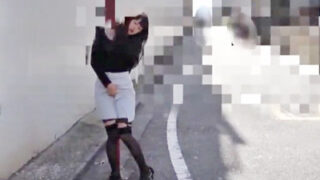 性欲が止まらず、優しい夫を裏切り調教される新妻。