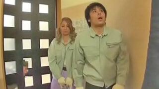 来訪したガテン系ギャルが子供にイタズラされ、受け入れセックスする