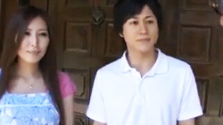 美人妻が義理の息子と関係を持つ