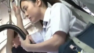 巨乳JKを狙った痴漢がレイプまで発展したクズ男