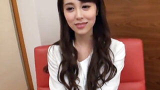 仕事終わりにナンパされた人妻OLが巨根にメロメロでイキ狂う