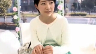 インタビュー中にデカチンで即ハメ、顔射