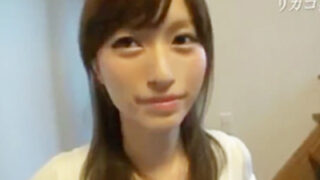 性欲旺盛な素人妻が自宅で中出し不倫を繰り返す