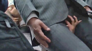 痴女JKが満員電車でリーマンに逆痴漢し、車内でパコ