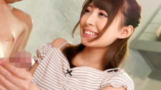 長崎の女子大生が都会の男に騙されて上京しデビューする。