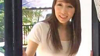 雨に濡れた人妻の滴る性行為