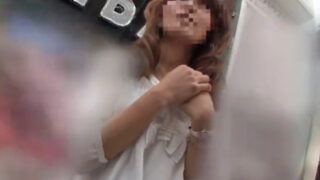 欲求不満な素人美魔女がナンパに惹かれる。