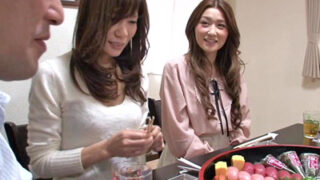 義父と義息が再婚相手の娘を対象に関与する。