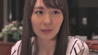 酔っ払った夫を送る同僚と不貞に溺れる人妻