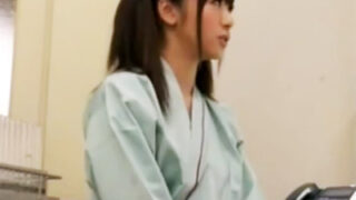 検査を装ったクズ医師がロリ美少女を中出しする