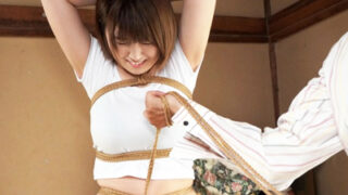 Jカップ女子大生が恋人の父親に緊縛され調教される作品