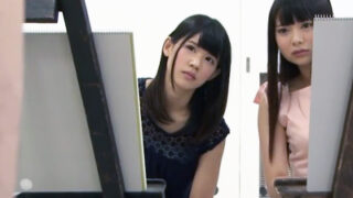 ヌードモデル購入後に淫乱美大生に失神するまで弄ばれたM男教師