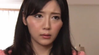 美しい爆乳お義母さんが恥ずかしがらずに筆おろし