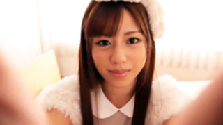 美少女がカメラ目線でイキ顔を晒し、昇天する瞬間を独りだけ見せる。