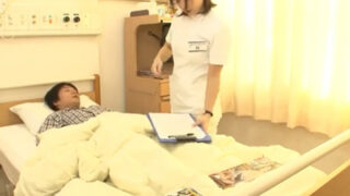 スローピストンでピタパン尻を突き出すナース