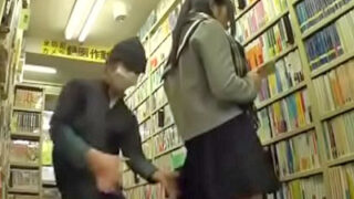 媚薬で急に後ろからチンポをハメられ、アヘ顔になるJK