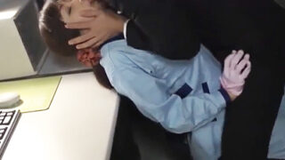 ビル清掃のおばちゃんが美人すぎて求められる