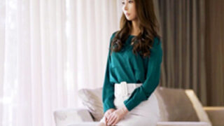 プロ男優に激しく責められ、ビクビクと絶頂し、SEXに酔いしれる美女