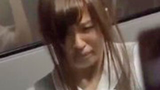 美女が鬼畜男に追われ、強姦される。