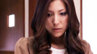 同窓会で再会した先輩に犯され、肉体関係を受け入れた人妻