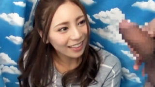 買い物帰りの人妻が金とデカチンに心を奪われて浮気する