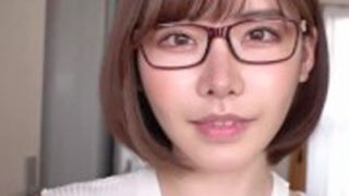 ノーブラの奥さんを追い出し、寝取る