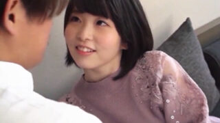 黒髪美少女の手コキで射精後も止めず悶絶発射