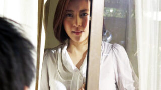 欲求不満な巨乳妻と近隣の浪人生との禁断の関係