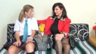 ブロンドJKが整体師に強制的に性的暴行を受ける