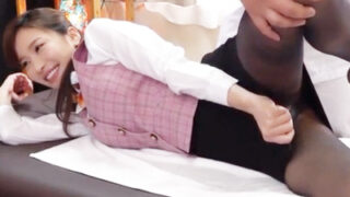 エロ整体師にハメられる受付嬢