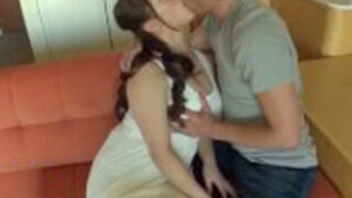 ぽちゃぽちゃ人妻が昼下りに濃厚ファック