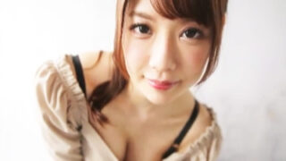 巨乳美少女が激しくピストンされ、おっぱいを揺らしながら本気でイキます。