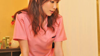 真面目なマッサージ師に陰茎を見せつけて本番ファックする。