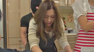 透明人間潜入・中出しが止まらない料理教室