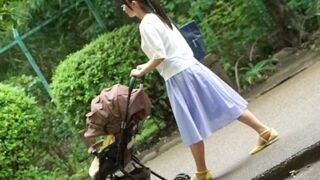 産後のマンコが敏感という都市伝説を裏付ける、寝取りと中出しを描いたドキュメンタリー。