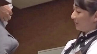 バイトに押し倒され、抗えない誘惑に肉体を許す熟女