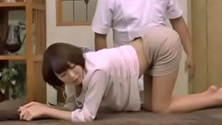 性欲が高まった客がトイレへ移動し、施術者に跨り中出しと失禁を経験した。