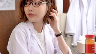 媚薬で破れたコンドームに高速騎乗し、搾られる生徒