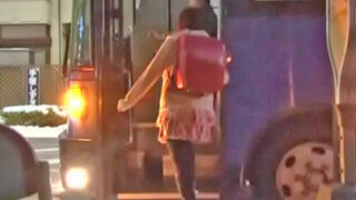 痴漢バスで小学生に対する強制中出し