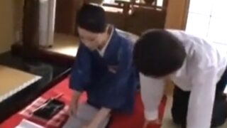 美所以道指導者を寝取り、文字通りの「筆おろし」を描いた作品