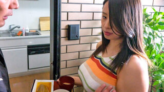 隣人の怖い男の情婦になった妻