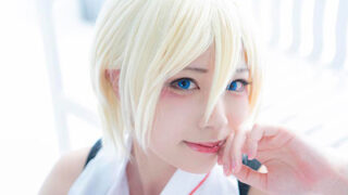 恥ずかしがりの微乳コスプレイヤーがイッちゃうデビュー作
