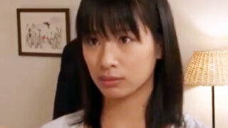 近所の男にハメ倒され、不倫パコに溺れた爆乳妻。