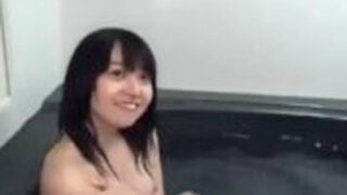 妹の成長体入浴に兄が踏み込む近親相姦