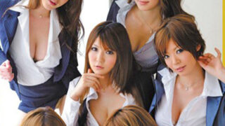 巨乳OLが激しいピストンで揺れる