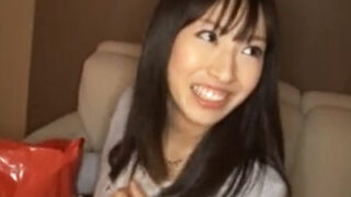 素人のOLの下着買取を兼ねてセックス交渉し、中出しの撮影をする。