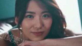 美女と処女喪失セックスでラッキーな童貞ファン