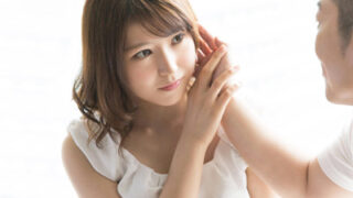 端整な顔立ちの美女が昼間から淫らな性交。