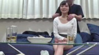 ギャラ飲みで泥酔させた素人女子大生2人を持ち帰りハメ撮り