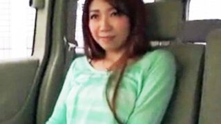 美魔女主婦が旦那に隠れて不倫し、ハメ撮りする。